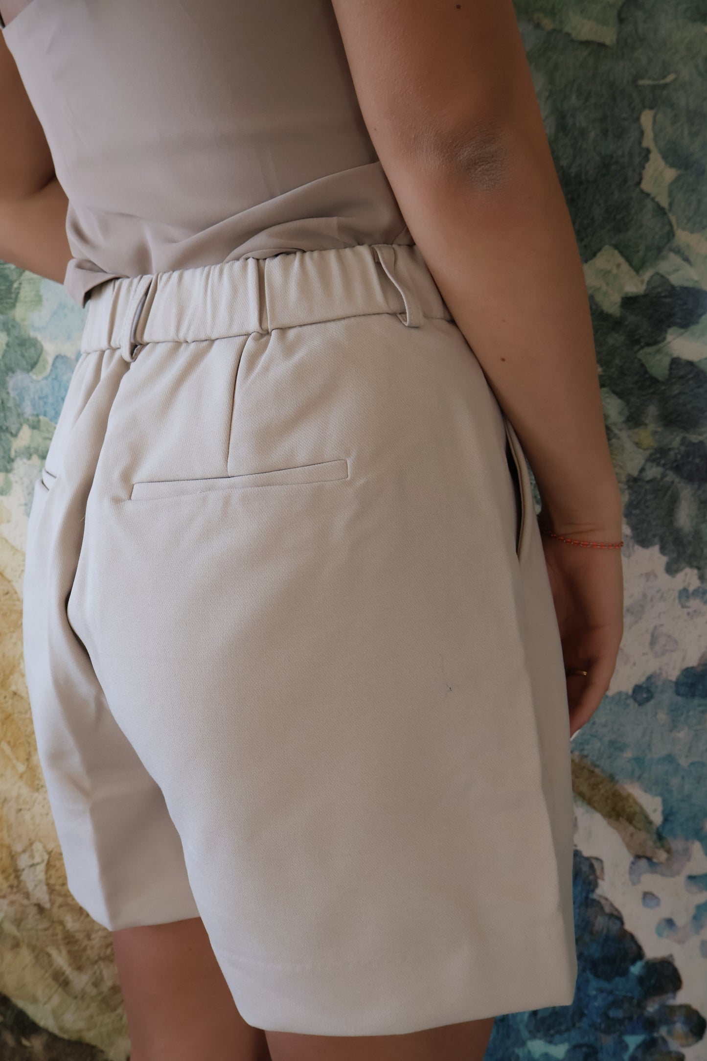 SAND WOMENS PLEATED SHORTS