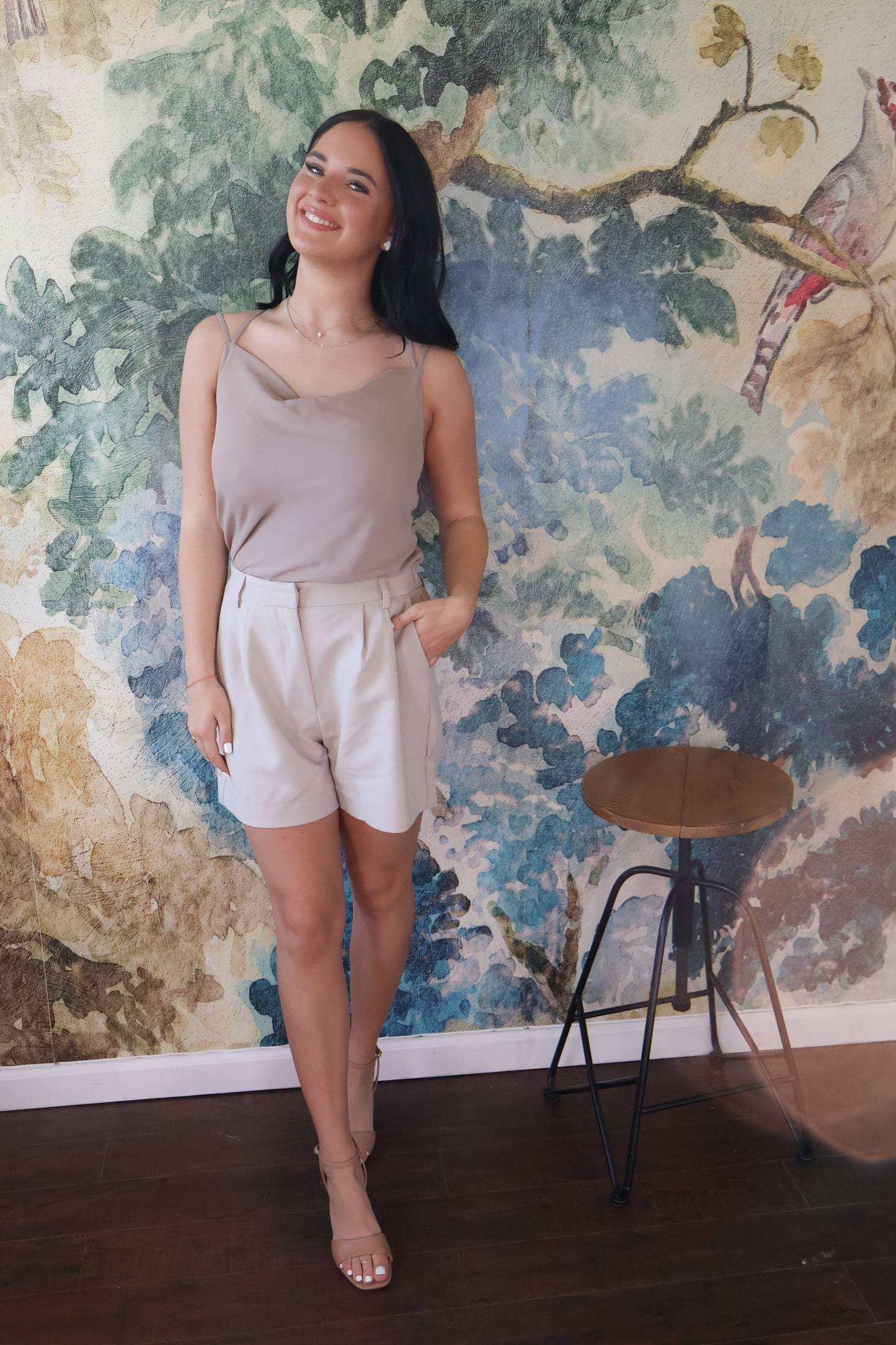 SAND WOMENS PLEATED SHORTS