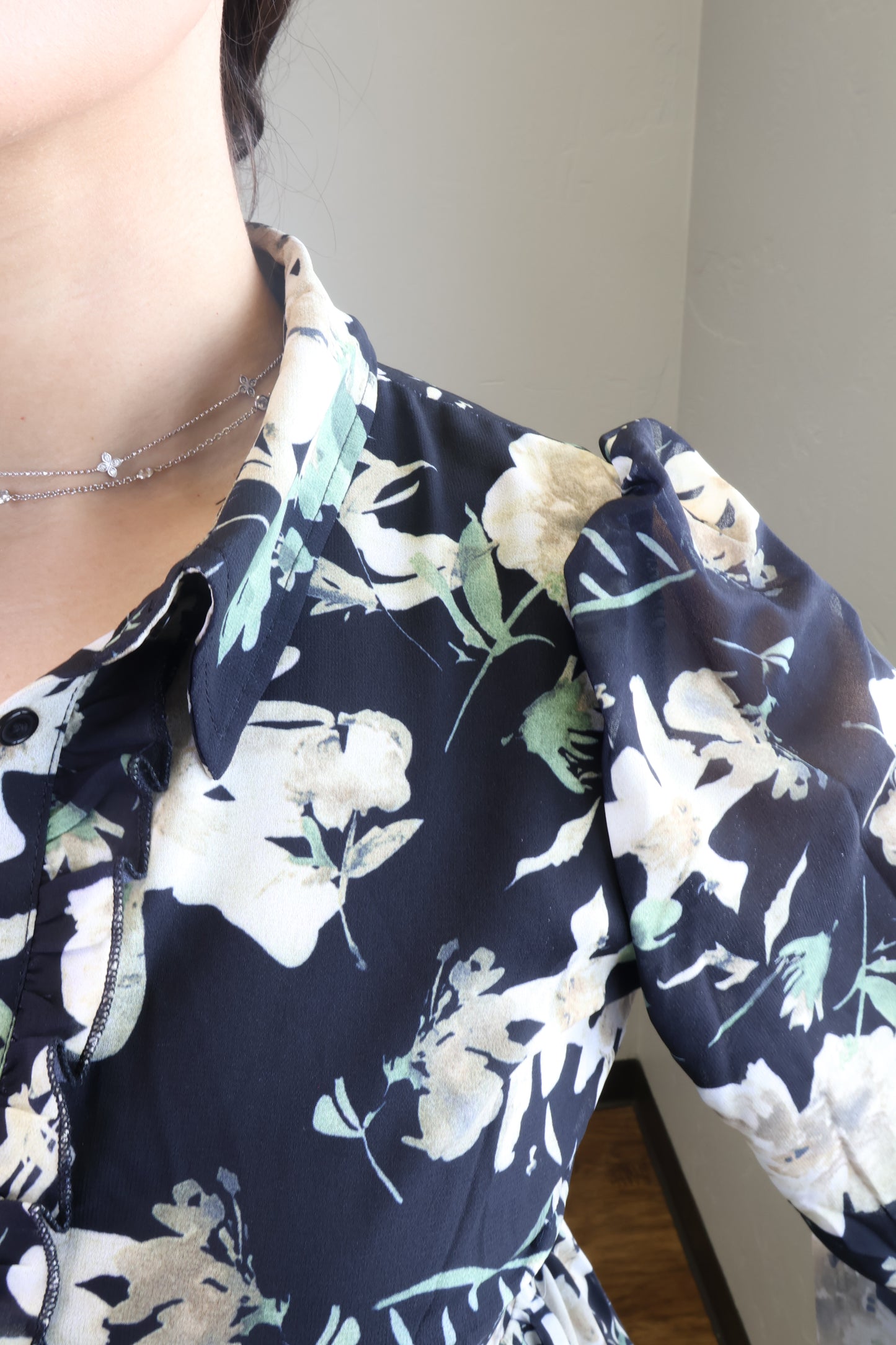 FLORAL MAXI DRESS- BLACK LONG SLEEVE BUTTON-UP BELTED DRESS COLLARD