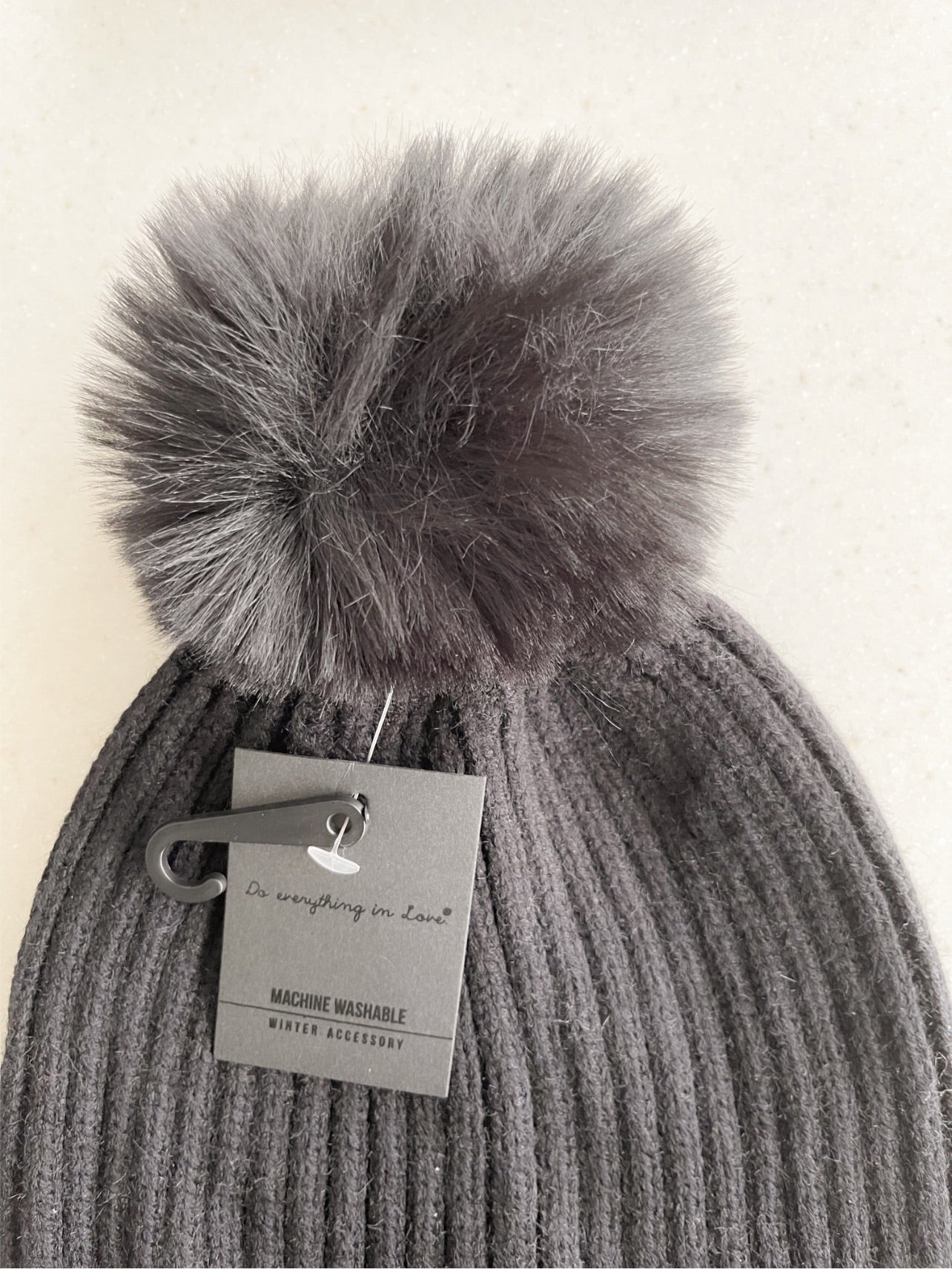 DO EVERYTHING IN LOVE BEANIES