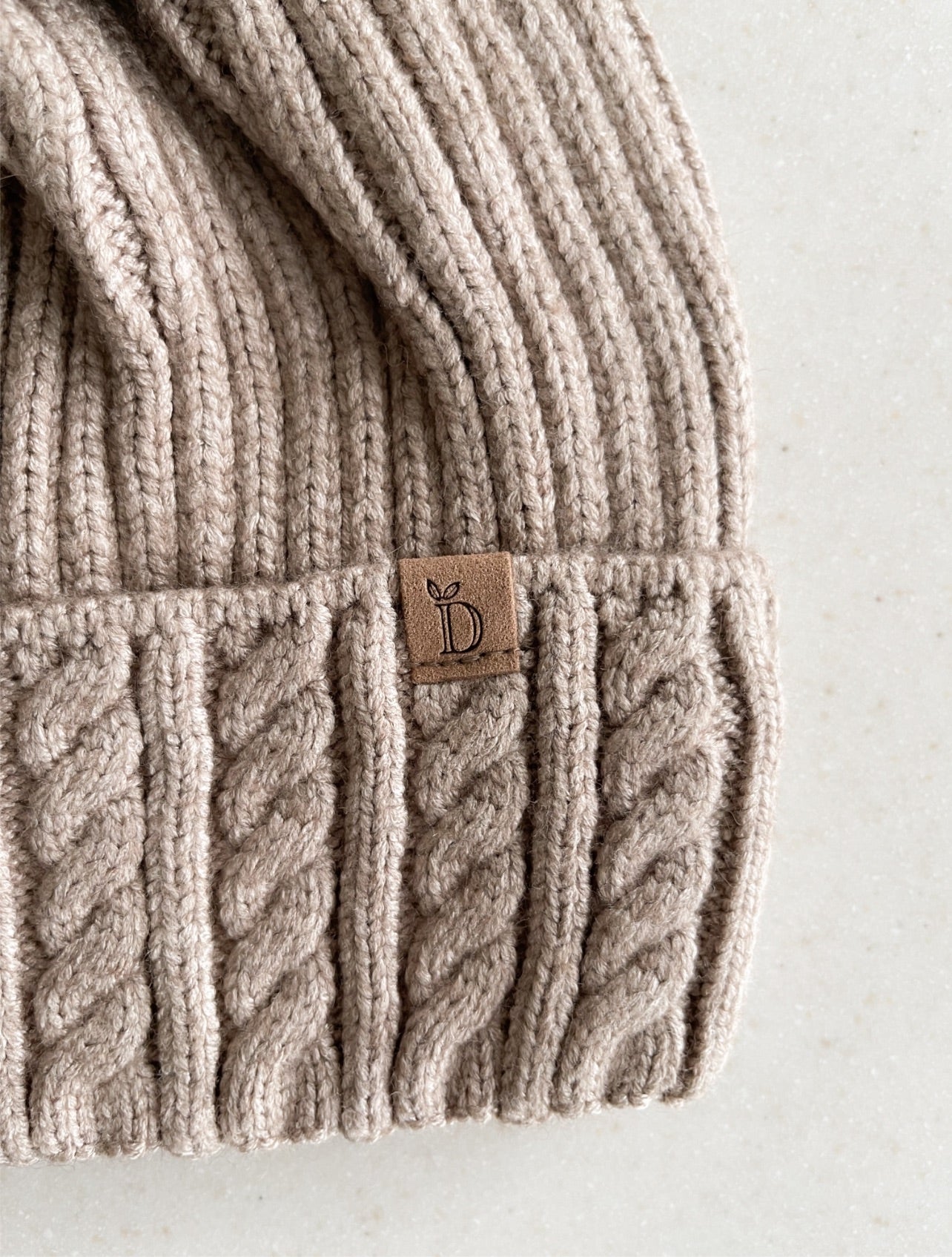 DO EVERYTHING IN LOVE BEANIES