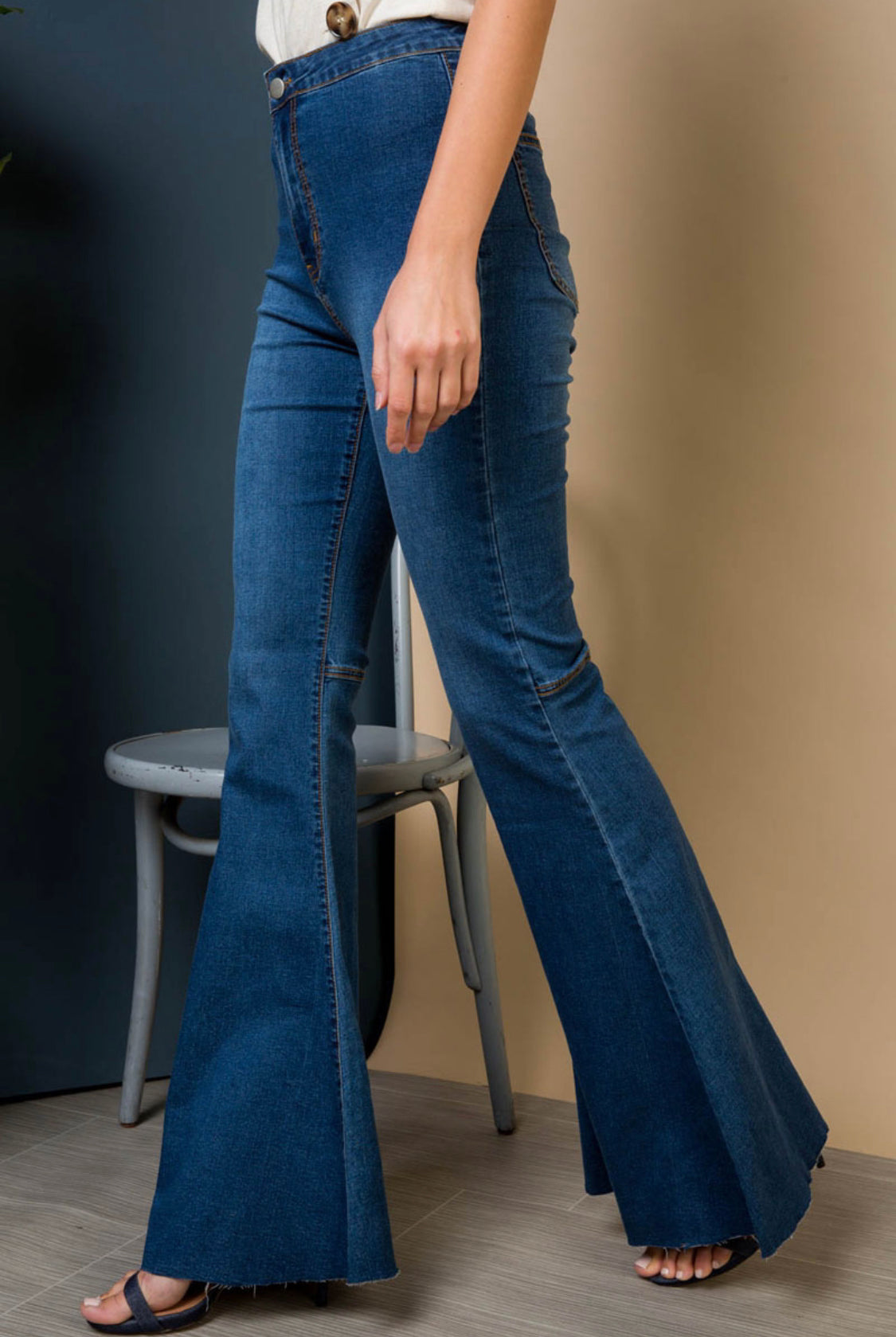 FLARED DENIM JEAN
